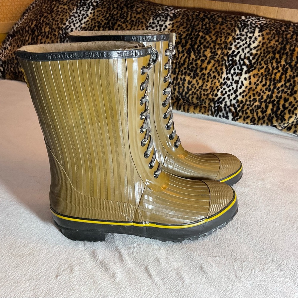 Brown Lace-Up Rain Boots